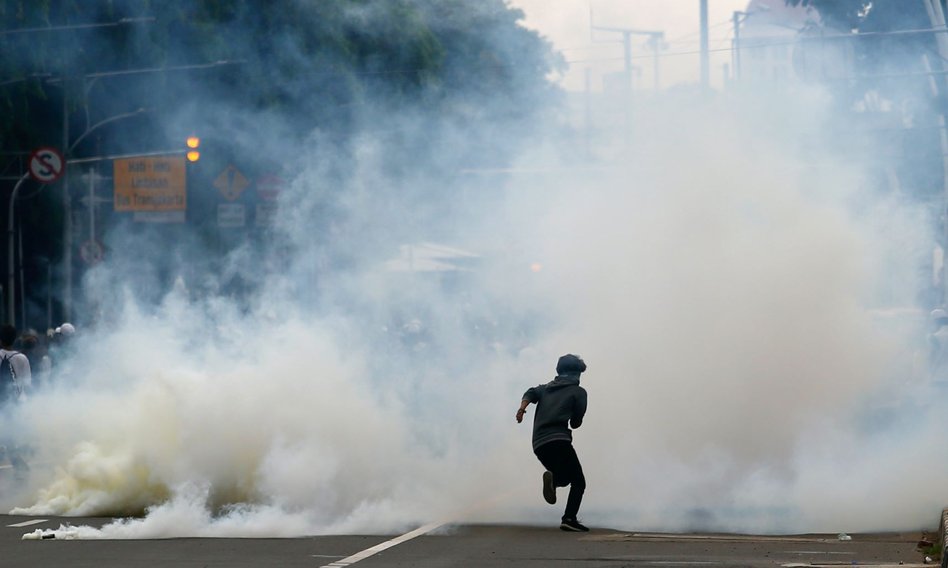 Niemcy handlują gazem do tłumienia protestów. Jest komentarz KE