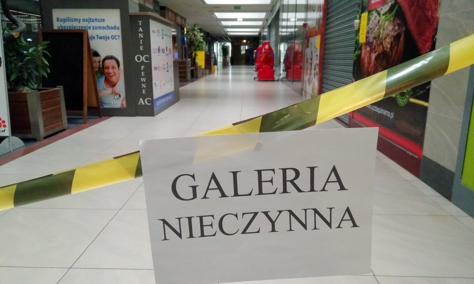 Handel i hotele najbardziej poszkodowane w pandemii [Analiza]