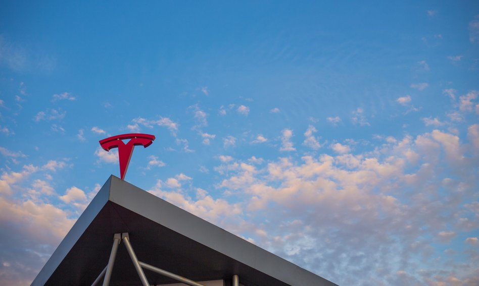 Tesla z rekordowym zyskiem, przychody wzrosły o 74 proc.