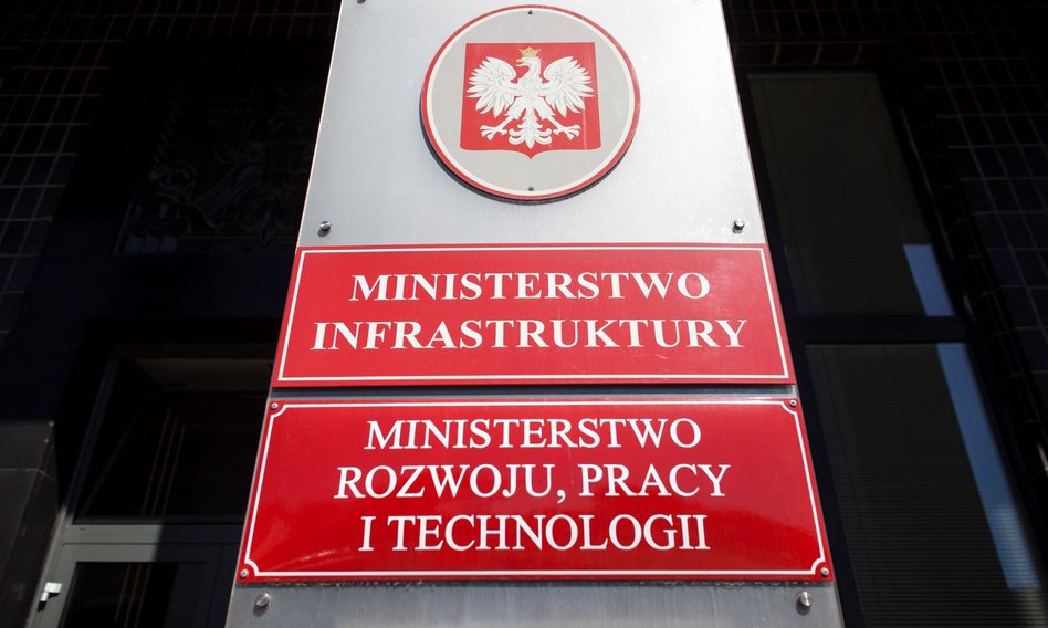 Zwolnienia w Ministerstwie Rozwoju? Resort odpowiada na "szkalujące" informacje
