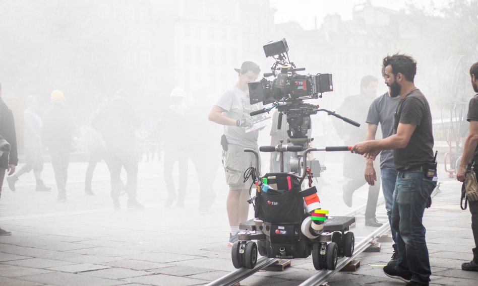 Sztuczna inteligencja kręci filmy. Nie ma jednak szans w pełni zastąpić ludzi