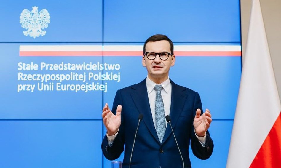 Premier: Skłaniam Komisję Europejską do tego, aby otrzymać zgodę na obniżenie VAT-u na paliwo