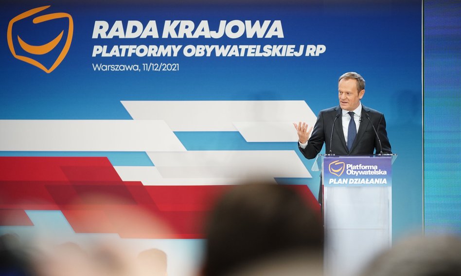 Tusk: Władza abdykowała, stąd dramat pandemii i inne kłopoty Polski