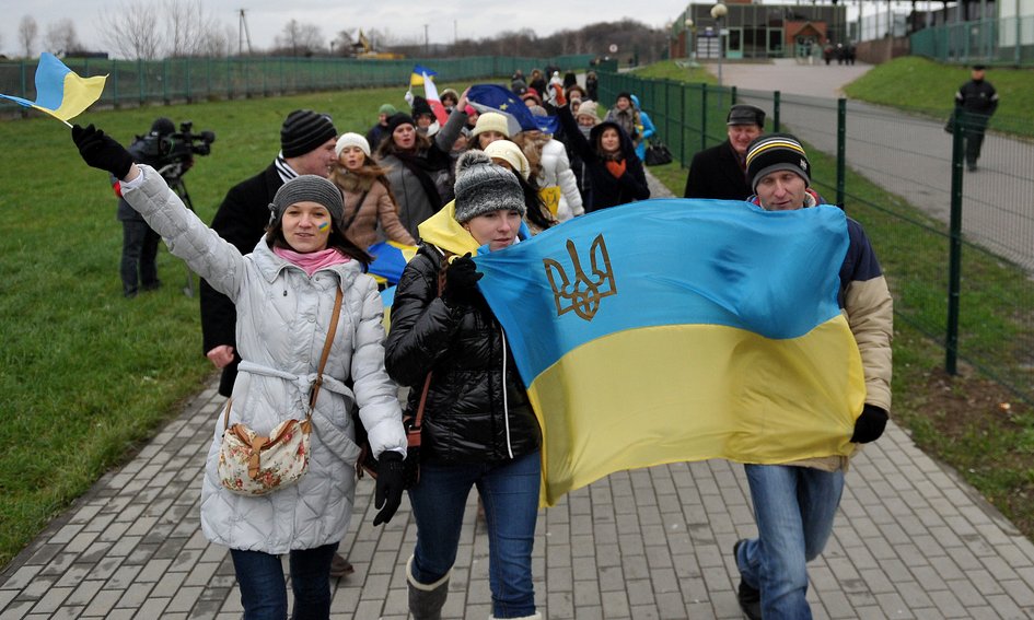 Przybywa zainteresowanych wydaniem i przedłużeniem Karty Polaka