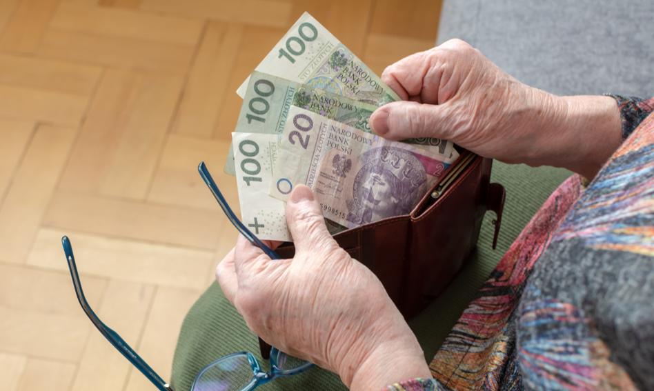 Sejm uchwalił wypłatę czternastej emerytury w 2022 r.