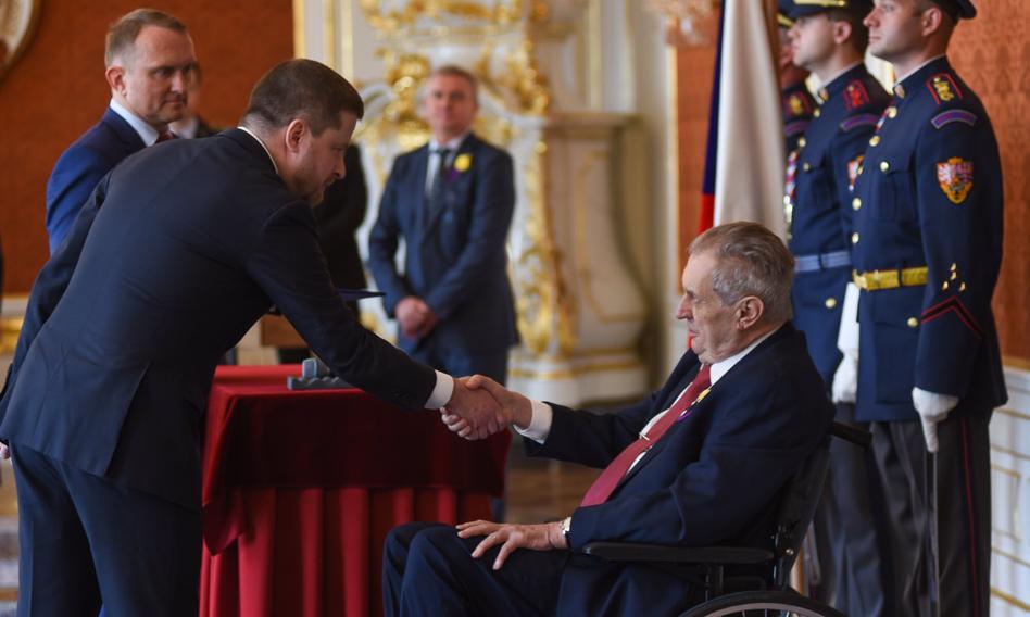 "Gołąb" nowym prezesem banku centralnego Czech. CNB interweniuje, by umocnić koronę