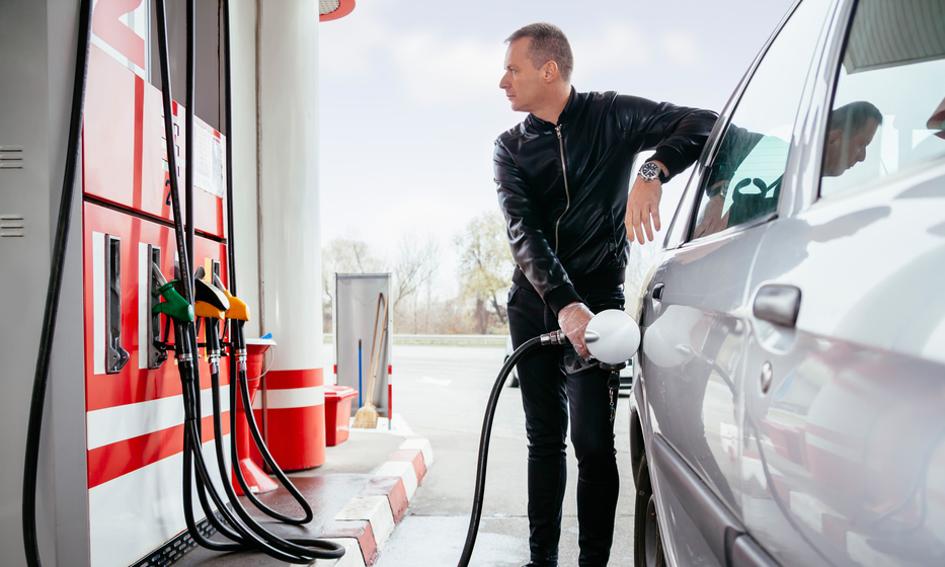 Drogie tankowanie w Holandii. Turystyka paliwowa ma się świetnie