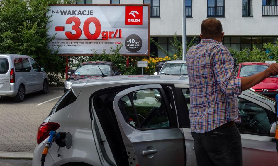 Paliwowa ulga. Ceny spadły trzeci tydzień z rzędu