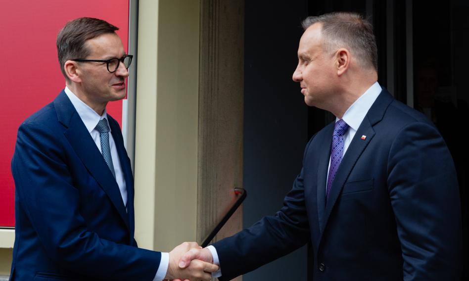 Rekordowa inflacja i drożyzna. A rządzący planują już swoje podwyżki