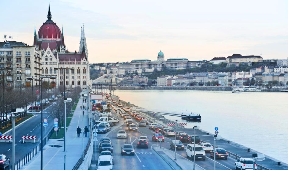 Węgrzy przymierzają się do zniesienia limitów cen. "Są zbyt kosztowne i antyrynkowe"