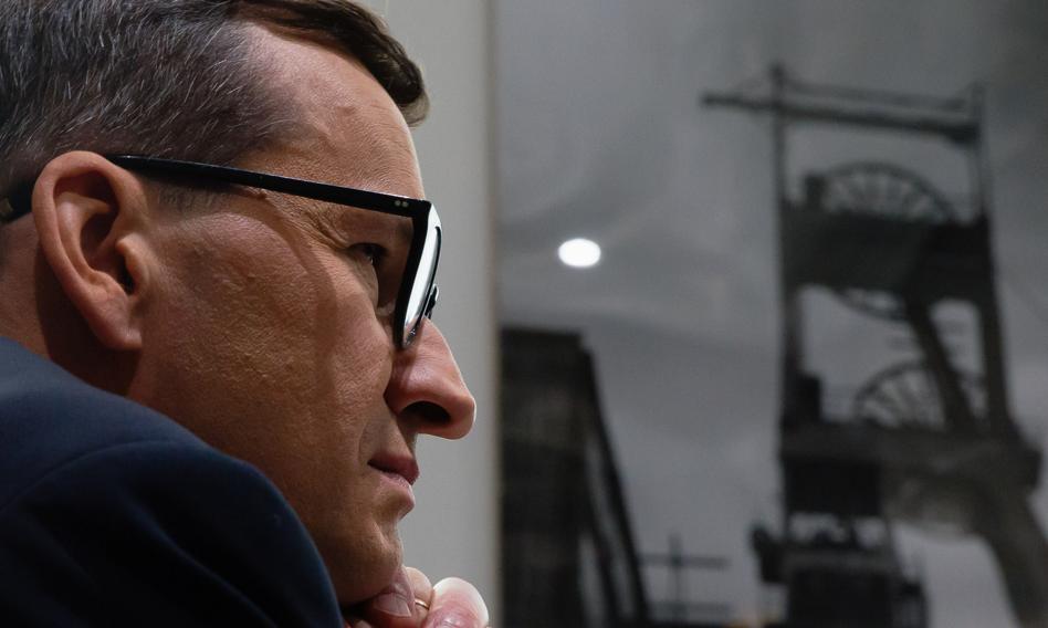 Premier: warto zamawiać węgiel z dostawą na grudzień lub na styczeń