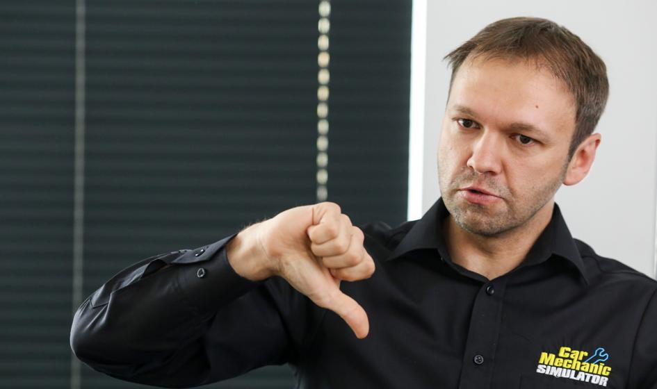 Rodzina PlayWay się zmniejsza. Potężna wyprzedaż akcji SimFabric