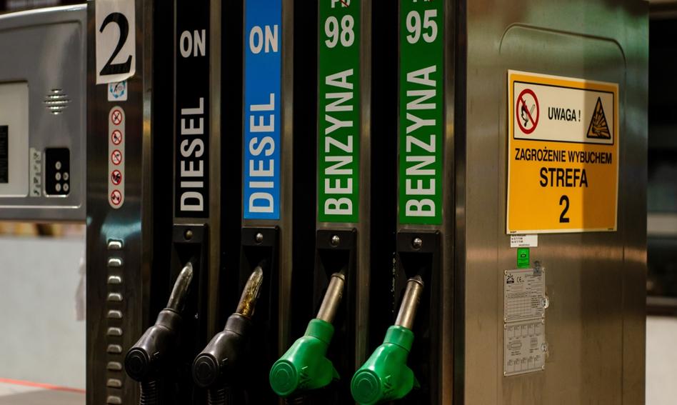 Gwałtowna fala podwyżek paliw. Padł nowy rekord cen diesla, a ma być jeszcze drożej