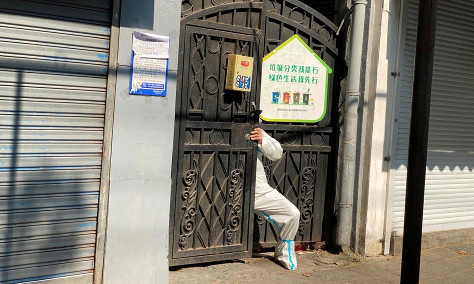 Chiny zaostrzają restrykcje. Rośnie bilans zakażeń koronawirusem