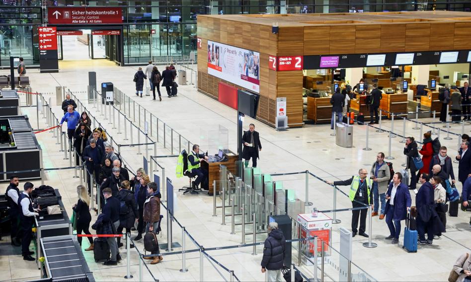 Lotnisko w Berlinie musiało wstrzymać loty z powodu protestu aktywistów ekologicznych