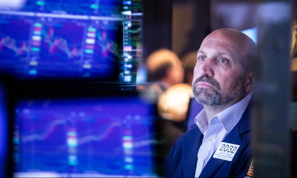 Lekkie spadki na Wall Street. Mocna przecena akcji Tesli