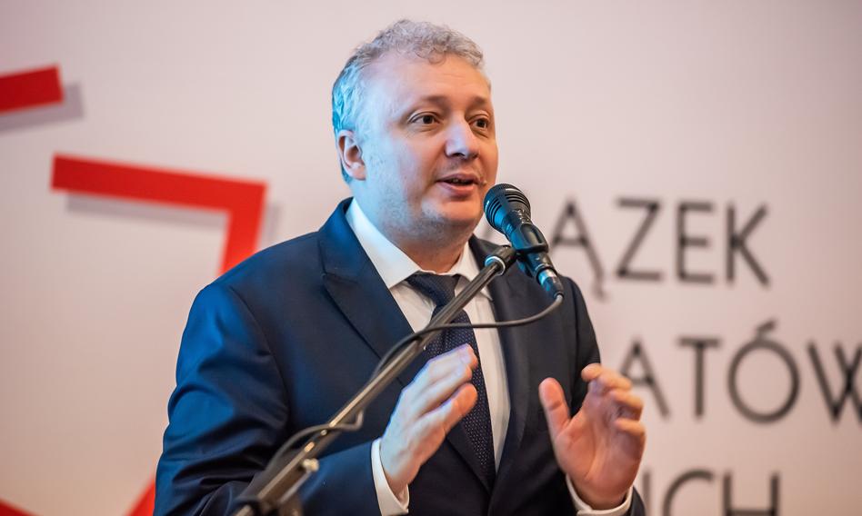 Skuza: Osoby pracujące w budżetówce powinny się liczyć z realnym spadkiem pensji