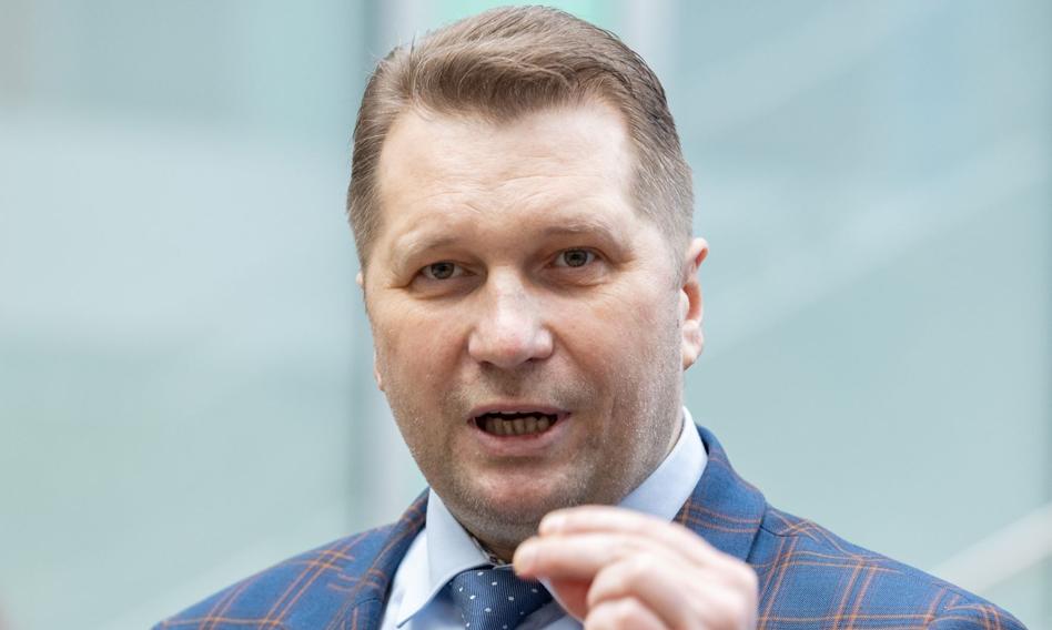 Wcześniejsze emerytury nauczycieli. Czarnek: Rozmawiam z prezes ZUS