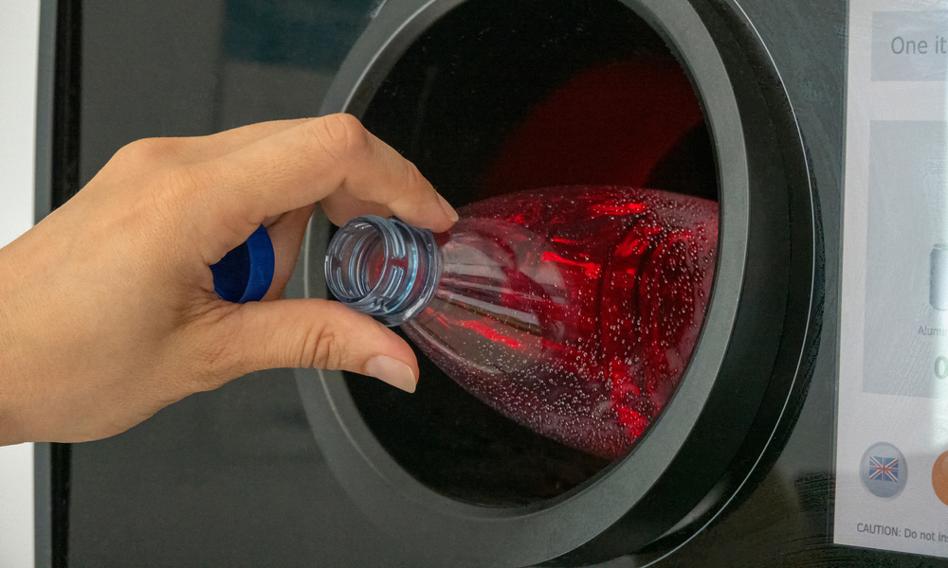 Bycie eko popłaca. Wysokość kaucji głównym powodem oddawania plastikowych butelek