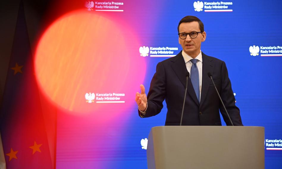 Rząd znów wyciąga pomocną dłoń do kredytobiorców. Przyjął program "Bezpieczny kredyt 2 proc."