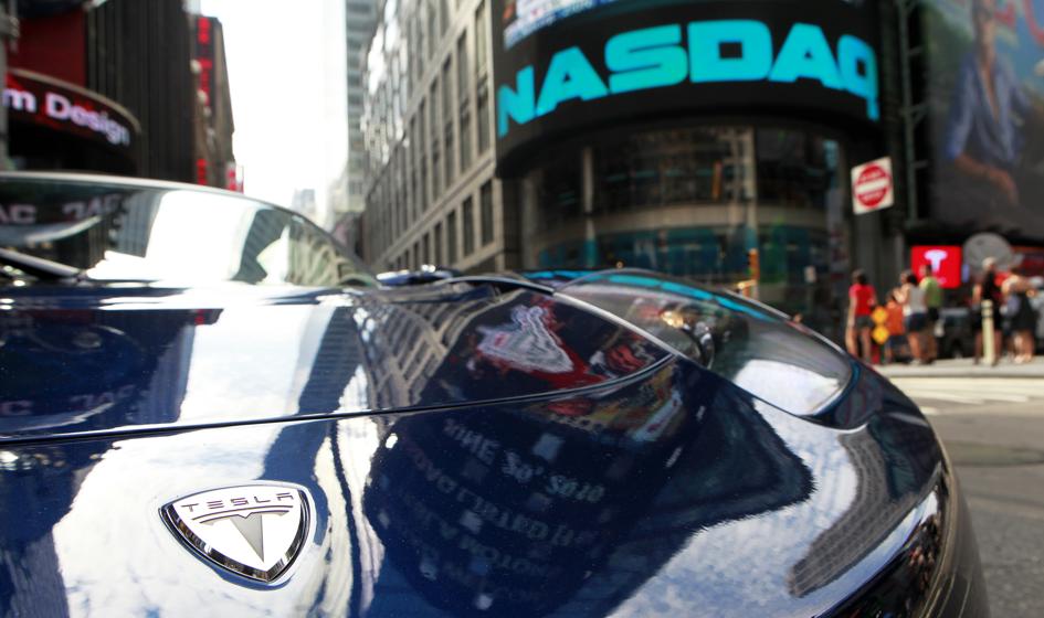Lekkie spadki na Wall Street. Rynek pracy pozytywnie zaskoczył