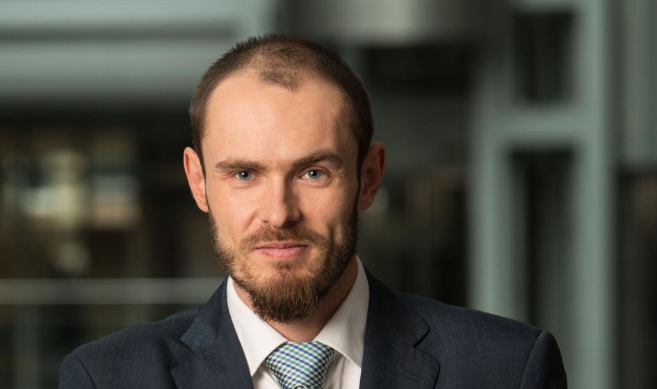 Główny ekonomista mBanku wskazuje, kiedy pojawi się okienko na ostrożne obniżki stóp proc.