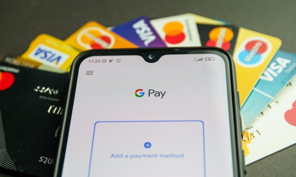 Sztuczna inteligencja rewolucjonizuje branżę finansową. Większość Polaków korzysta z fintechów, ale mało kto o tym wie