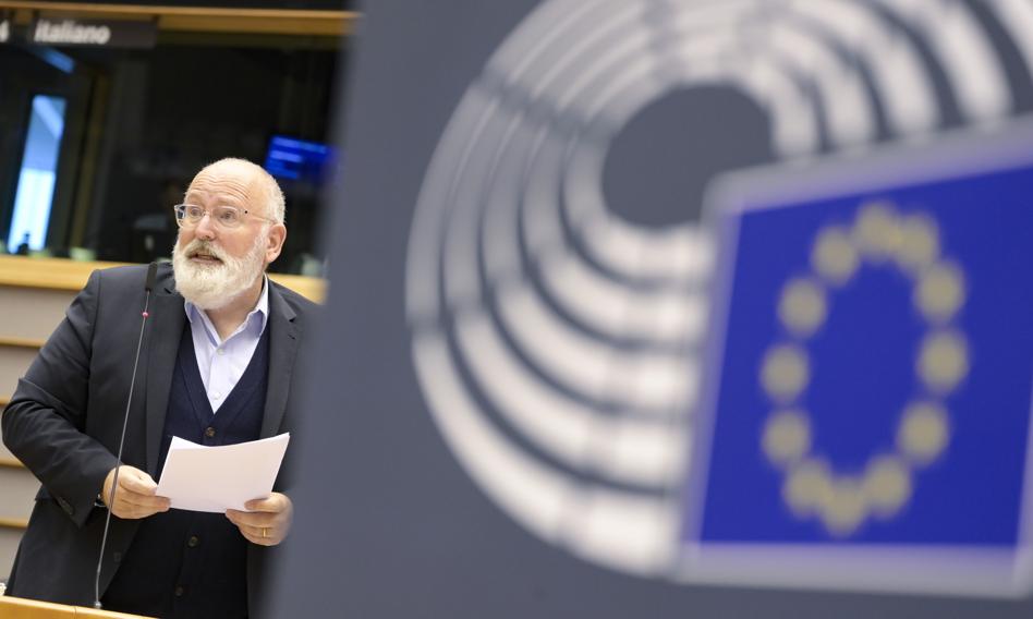 Timmermans oficjalnie rezygnuje ze stanowiska. Obowiązki wiceprzewodniczącego KE przejmie Marosz Szefczovicz