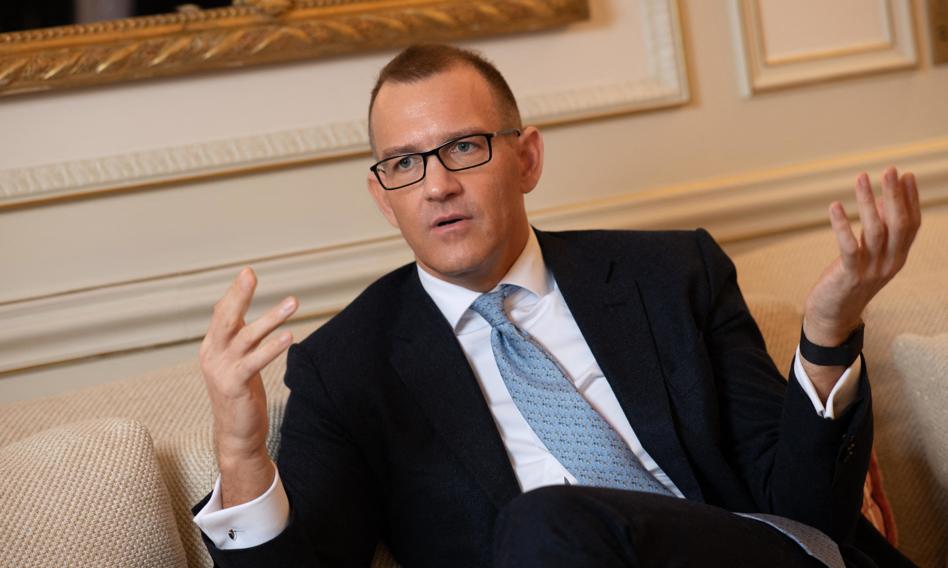 Czeski miliarder Daniel Kretinsky sprzedaje swoje udziały w grupie medialnej Le Monde