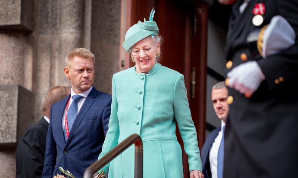 Abdykacja na jednym europejskim tronie.  "Czas ucieka, a choroby nasilają się"