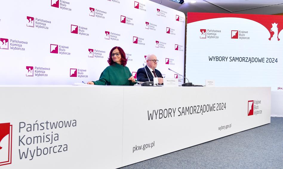 Alkohol, korupcja i pomyłki na kartach. Incydenty podczas wyborów samorządowych. Co z frekwencją?