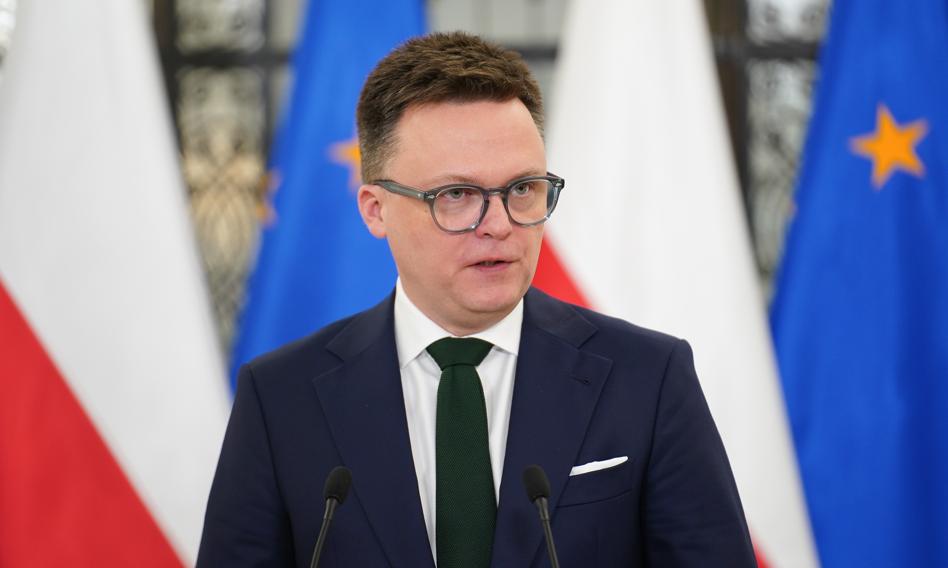 Marszałek Sejmu w orędziu: Nie ma przestrzeni na podziały, gdy za naszymi granicami wojna