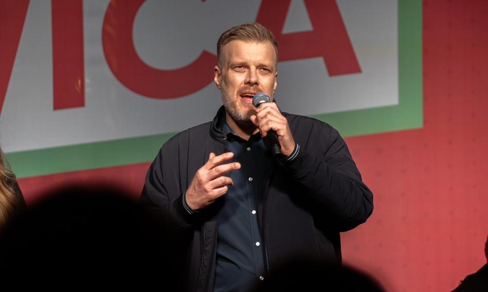 Zandberg: Apelujemy do premiera i KO o wycofanie się z programu "Kredyt 0 proc."