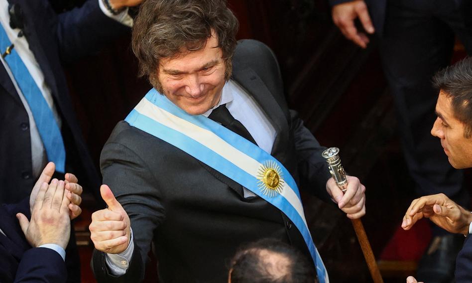 Senat Argentyny przyjął projekty reform gospodarczych Javiera Mileia