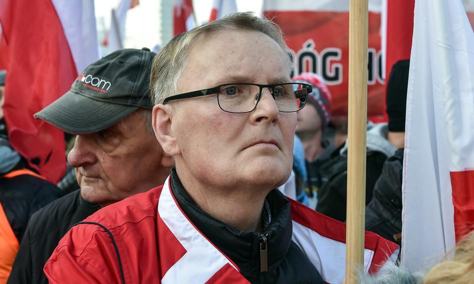 Sąd wystawił list gończy za byłym senatorem PiS. Chodzi o znęcanie się nad psem