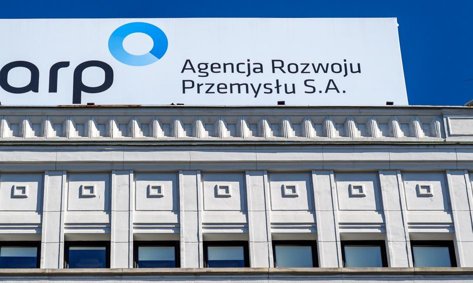 Posłowie PiS chcą zbadać pensje w spółkach Skarbu Państwa. Zwłaszcza w ARP