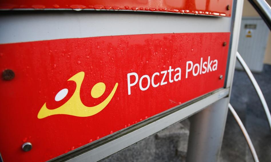 Poczta Polska otrzymała prawie 750 mln zł wsparcia do rządu. "Spółka poprawiła płynność, aby uniknąć upadłości"