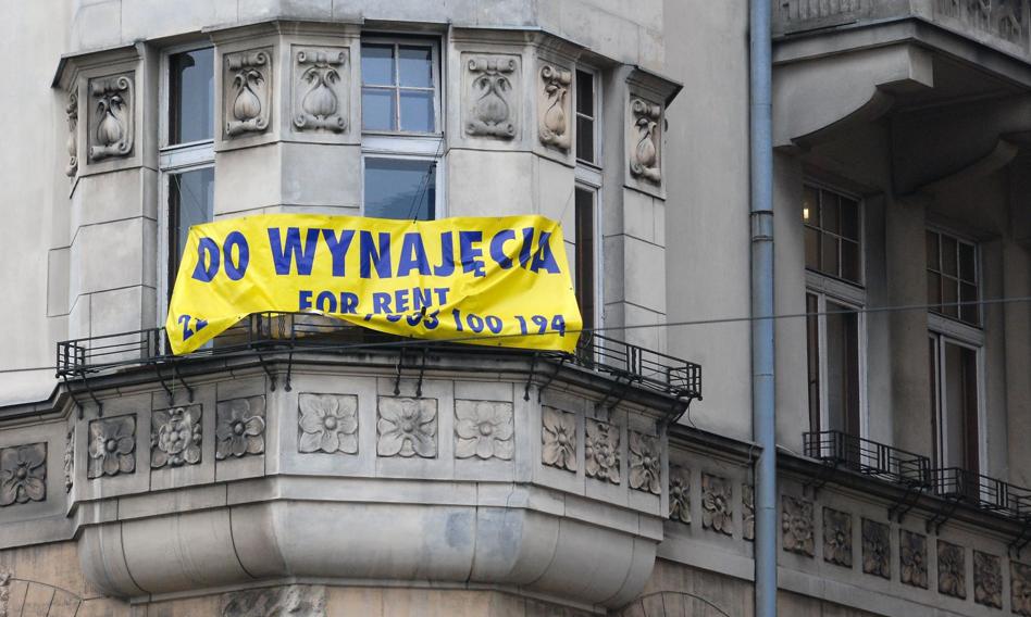 Nierzetelni najemcy zmorą właścicieli mieszkań. "Pomóc mogłyby arbitraże"