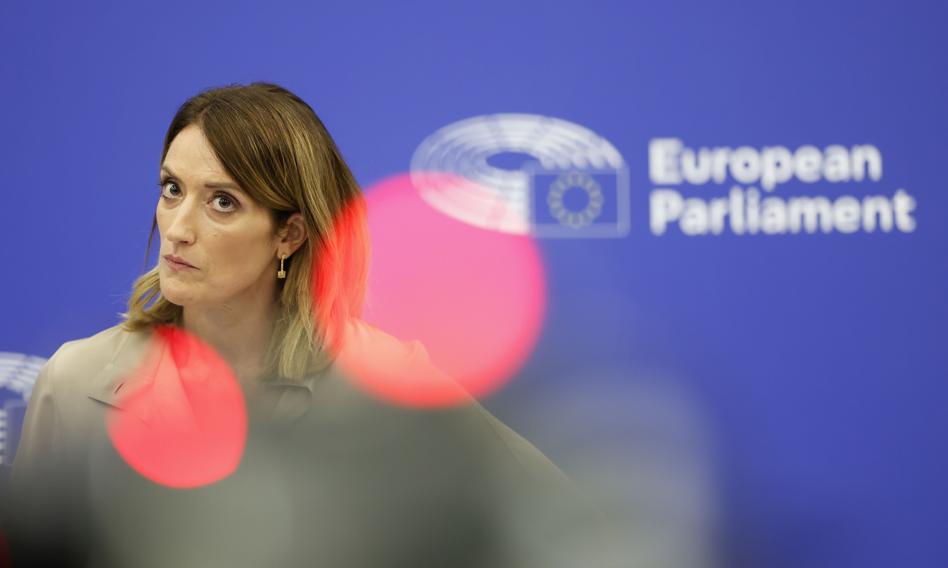 PE oczyszcza się po skandalu? Nowy kodeks etyczny nie dotyczy szefowej Roberty Metsoli