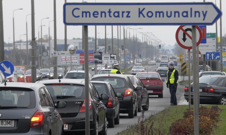 Ile zapłacimy za benzynę na Wszystkich Świętych? Rosną ceny hurtowe i detaliczne