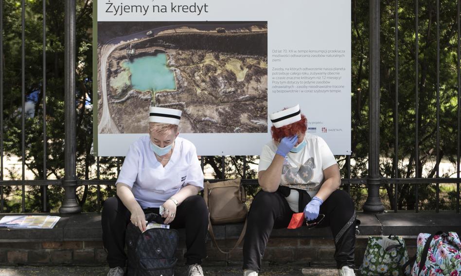 Pielęgniarki przyszły pod kancelarię premiera. Chcą prac nad projektem o wynagrodzeniach
