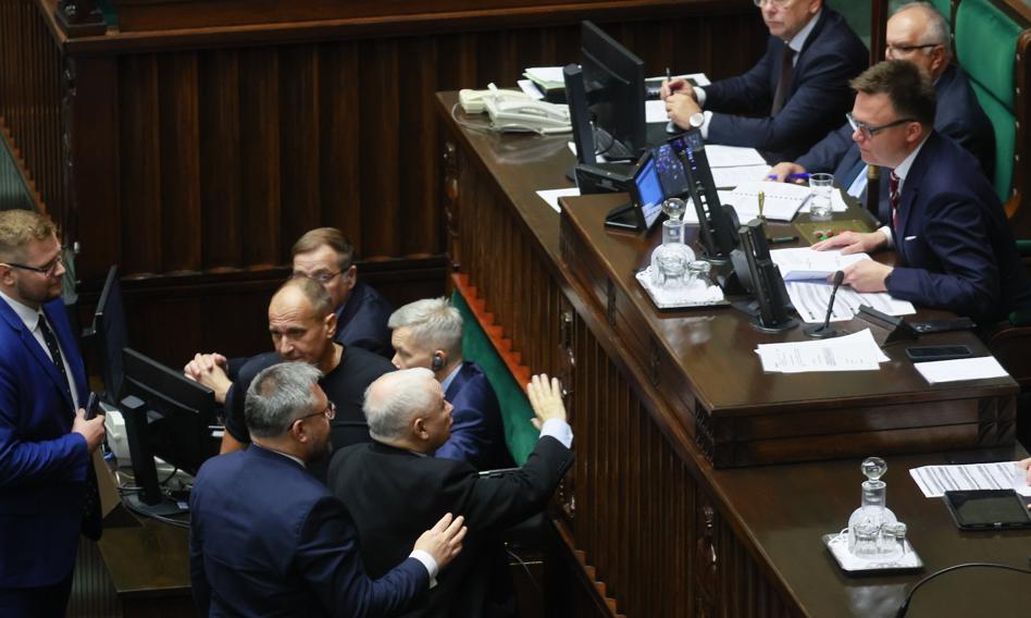 Kaczyński straci immunitet? Hołownia: Mam wątpliwości