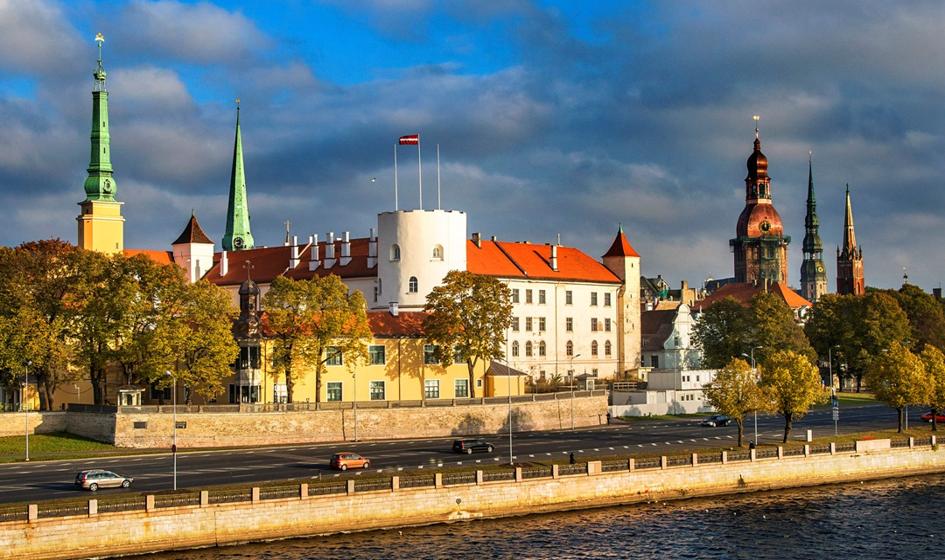 Wyciągają wtyczkę. Łotwa postawiona w stan gotowości przed odłączeniem od rosyjskiej sieci