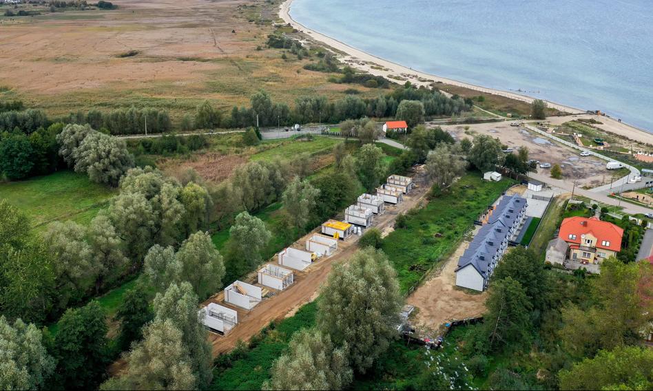 Deweloper przekombinował, kasacje oddalone. Domki covidowe w otulinie parku krajobrazowego jednak do rozbiórki