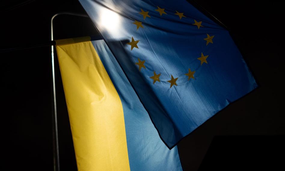 Umowa UE-Ukraina przedłużona. Chodzi o bezwizowy wjazd towarów