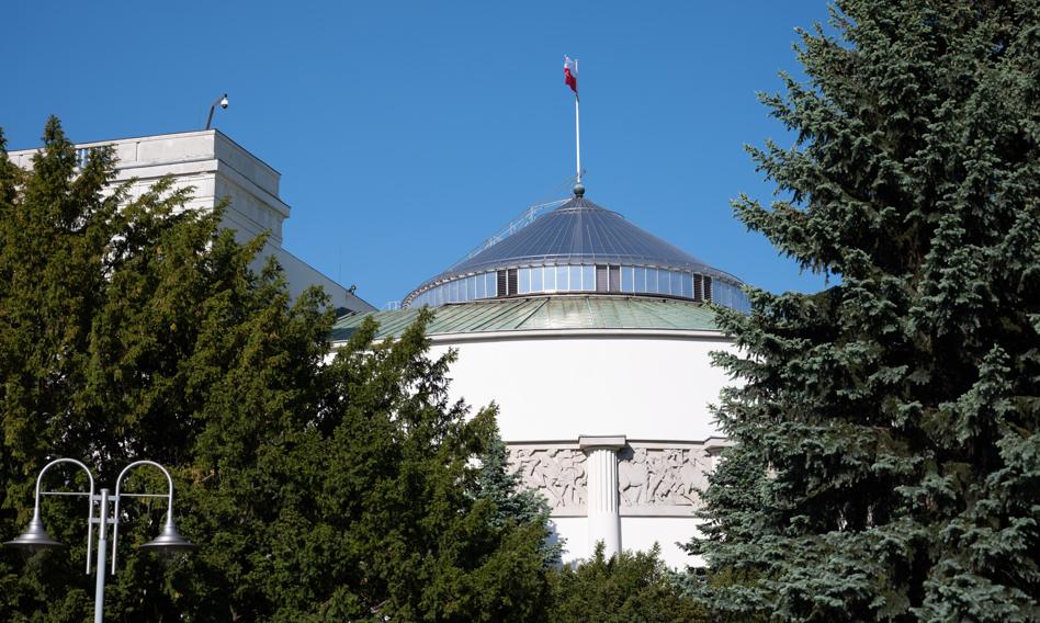 Koniec z przestawianiem zegarków? PSL przełamuje pat i składa projekt ustawy znoszący zmianę czasu w Polsce