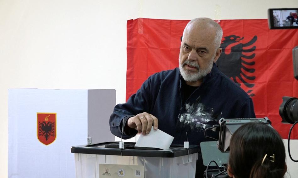 W Albanii partia premiera Ramy wygrała wybory