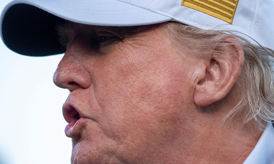 Trump atakuje Powella i wzywa do obniżki stóp. "Najpewniej znowu da ciała"