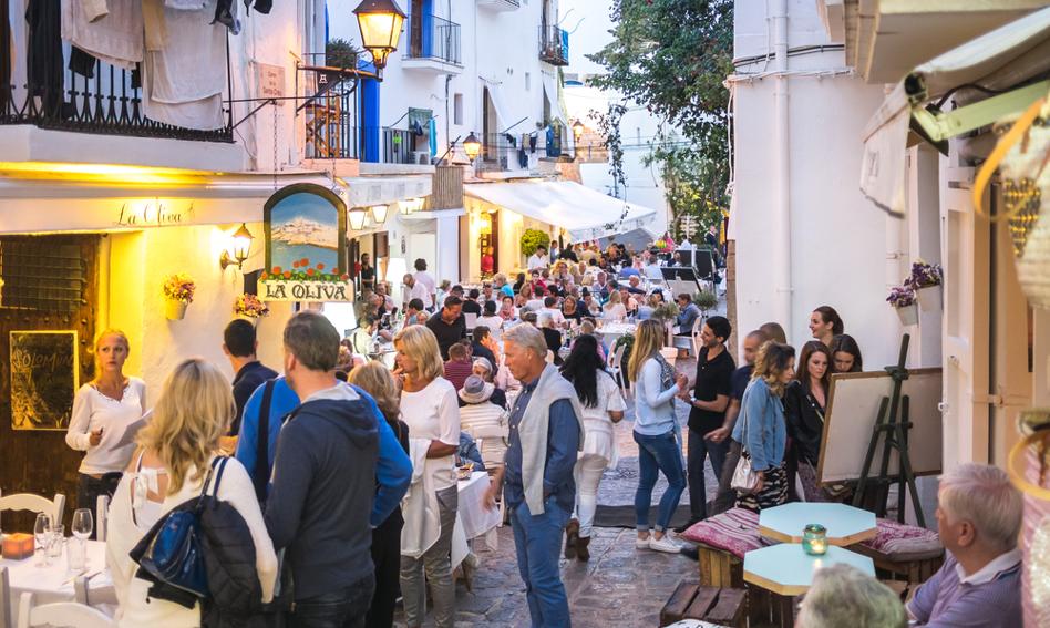Ibiza wciąż uważa, że ma za dużo turystów. I wprowadza kolejne zakazy