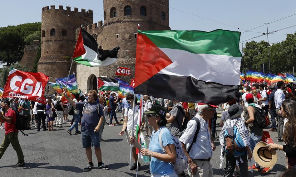 Włosi zaprotestowali przeciwko Izraelowi i zbrojeniom. "Jeśli Trump zainterweniuje czeka nas wojna"